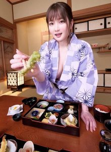 【鷲尾めい】巨乳美人の彼女と温泉一泊旅行！露天風呂でいちゃいちゃして美味しい夕食後濃厚なセックスで朝まで何度も中出し