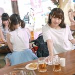 【小鳥遊ももえ 黒川さりな】催眠光線を使って海の家で女性たちを洗脳！お客の女子大生を雌犬に美人スタッフを全裸でオナニーやりたい放題の中出しセックス