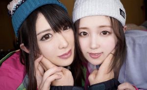【田中ねね 辻井ほのか】冬の合宿先で暖房故障して寒がる僕！巨乳美人の先輩2人が抱きあって暖めて合おうと提案して裸に興奮エッチな雰囲気でパイズリフェラに3Pセックス