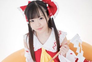 【宮沢ゆかり】黒髪ロングのスリムな美少女！寝落ちした巫女さん姿の可愛い彼女に悪戯しておっぱい揉んでパンティ脱がせ無毛マンコに中出しセックス