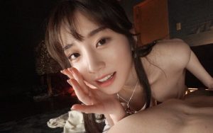 【河北彩花】笑顔が可愛い美少女とキス三昧！キスで始まりフェラされて勃起チンコに跨がり騎乗位挿入で下から激突きすれば抱き付き濃厚キス