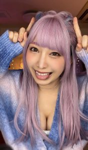 【弥生みづき】引越し先のお隣さんは巨乳美人ギャル！挨拶に伺ってチラパイのダンスに欲情したら勃起チンコをバキュームフェラに中出しの騎乗位セックス
