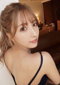 【三上悠亜】巨乳美人の彼女の姉が寝落ちした妹のそばで誘惑！オッパイ押し付け耳元で淫語を囁き手コキフェラされ我慢出来ず禁断の密着セックス