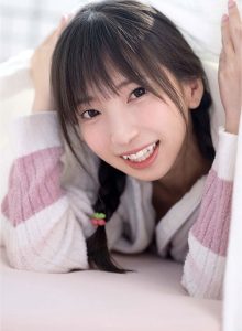 【冬愛ことね】風邪で学校を休んだ幼馴染の美少女に届け物！無防備な部屋着姿のパイチラに勃起したチンコを手コキフェラされ筆下ろしセックス