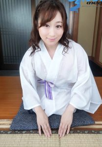 【川上ゆう】白い襦袢姿の泡姫が三つ指ついてお出迎え！即尺で口内射精しフルコースのプレイで最後は中出しする熟女ソープで麗しの体験