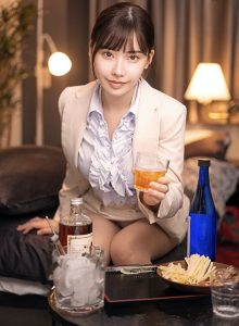 【深田えいみ】巨乳スレンダーな美人上司と中出しセックス！淫美に微笑みながら足コキに何度も寸止めされて膣奥にザーメン中出し