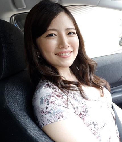 【木下凛々子】巨乳美人の人妻が旦那に内緒の1泊旅行！温泉の貸切り風呂でチンコしゃぶり部屋では燃えるような不倫セックス