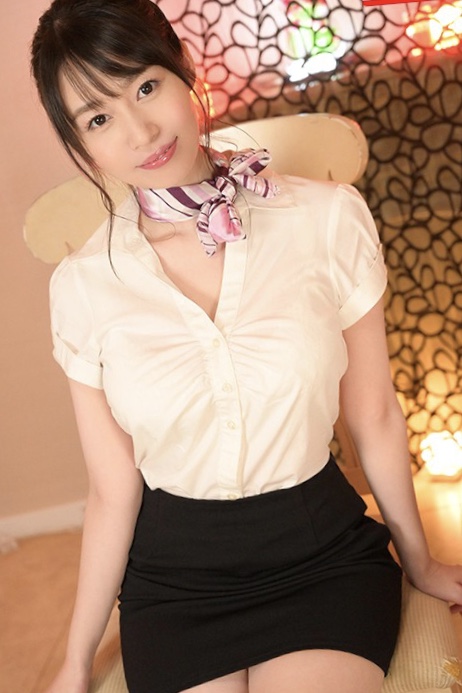 【夢乃あいか】綺麗な黒髪の巨乳エステ嬢の手コキフェラで大射精！オイルタップリの素股からヌルッとオマンコに挿入して裏オプセックス